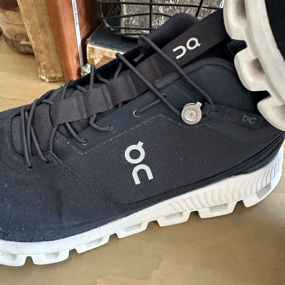 On running cloud mens shoes